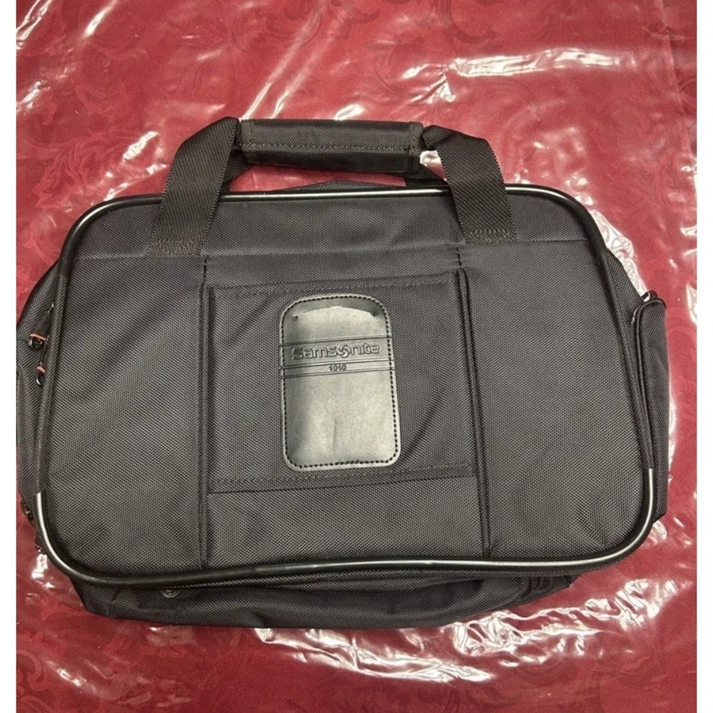 Samsonite padded 15